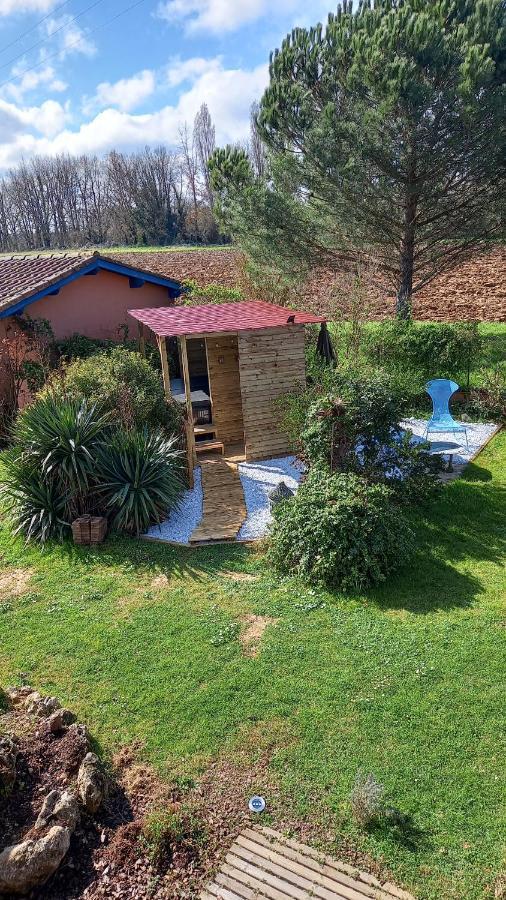 Arche De Lanoe Jacuzzi Bed and Breakfast Labastide-Saint-Pierre Exteriör bild