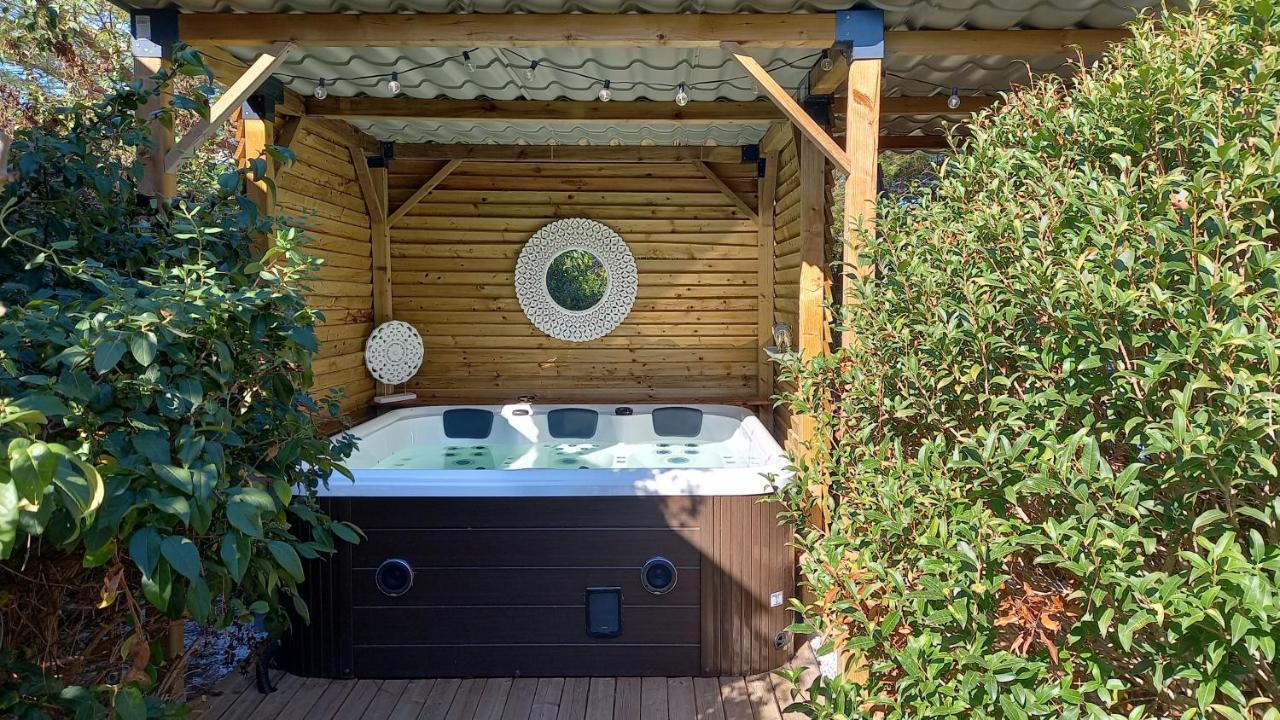 Arche De Lanoe Jacuzzi Bed and Breakfast Labastide-Saint-Pierre Exteriör bild